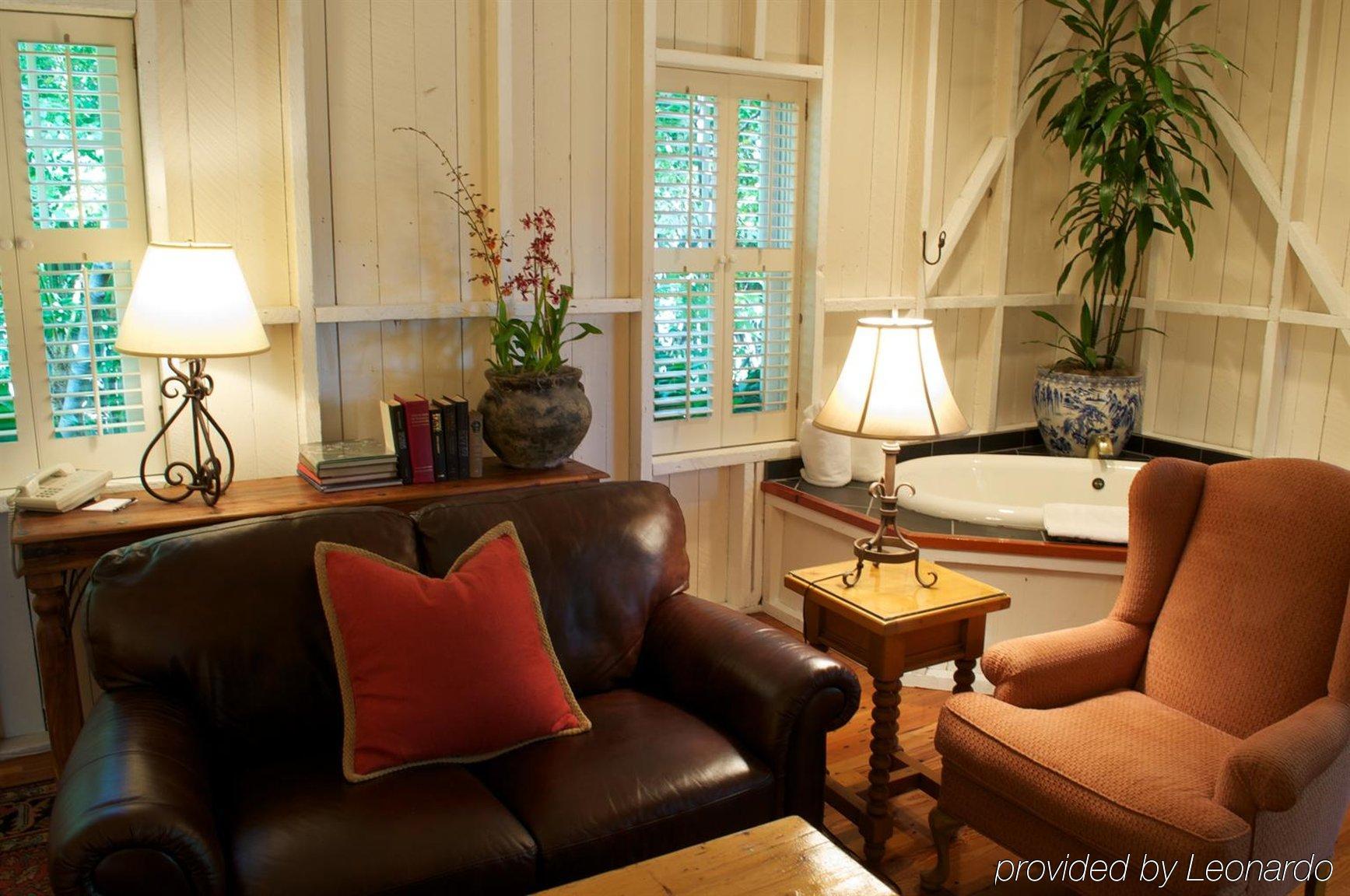 Simpson House Hotel 5*