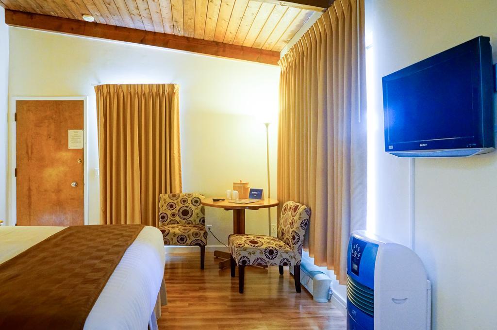 Hotel Pacific Crest