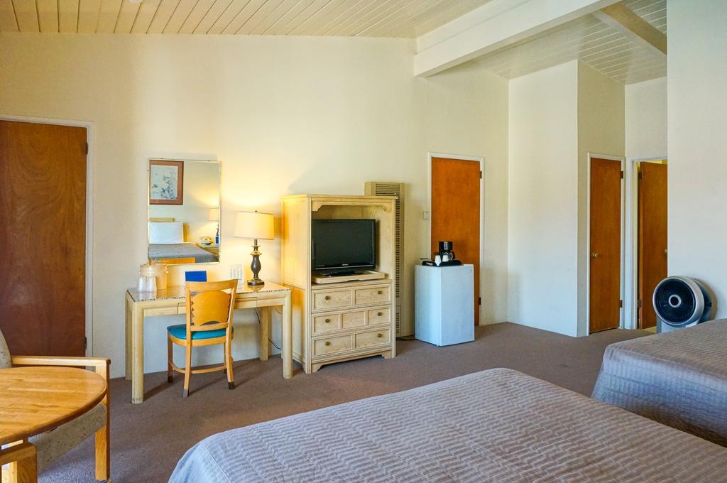 Hotel Pacific Crest