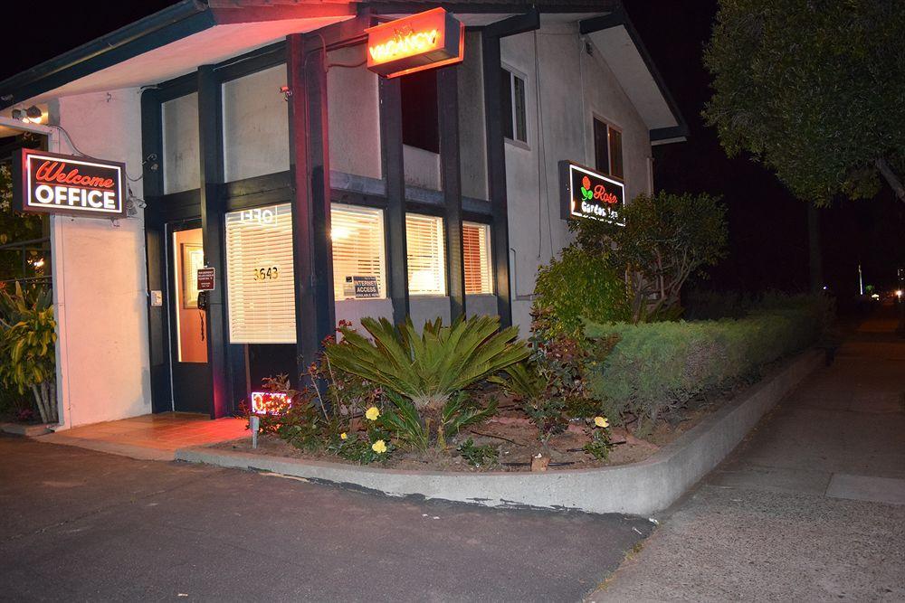 Rose Garden Motel 2*