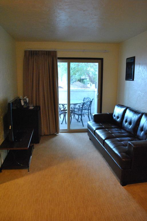 Hotel Palmoro House Santa Barbara