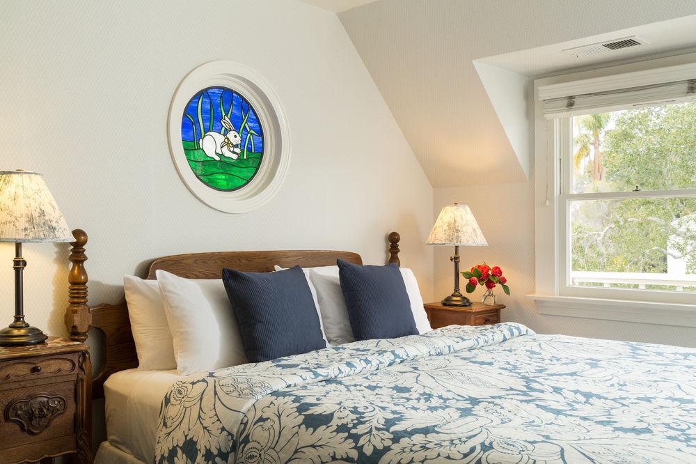 Cheshire Cat & Bed & Breakfast
