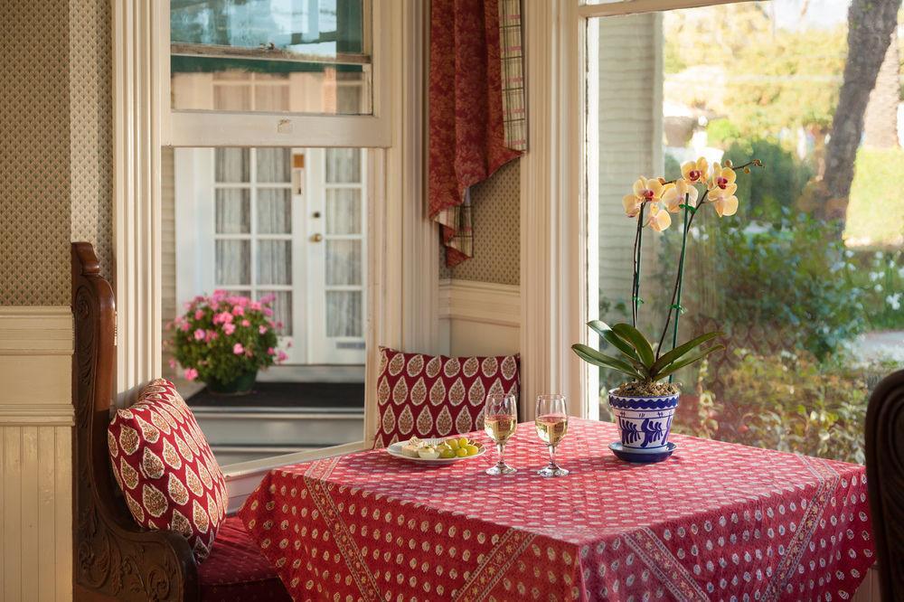 Cheshire Cat & Bed & Breakfast