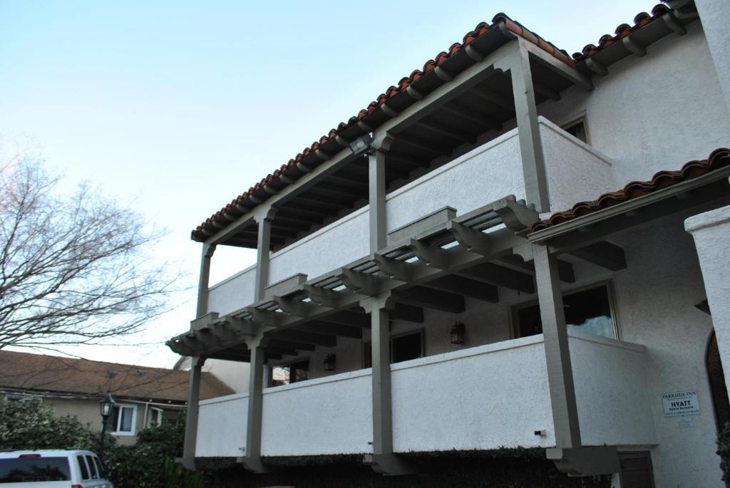 Palmoro House 3*