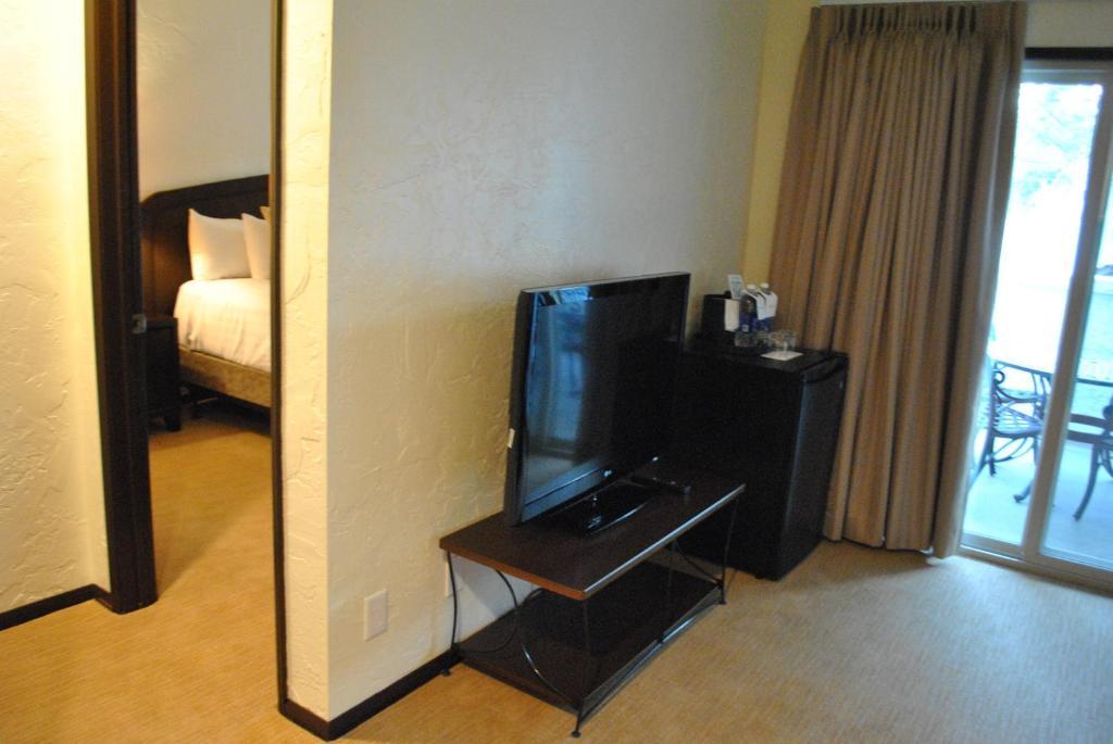 Palmoro House Hotel Santa Barbara