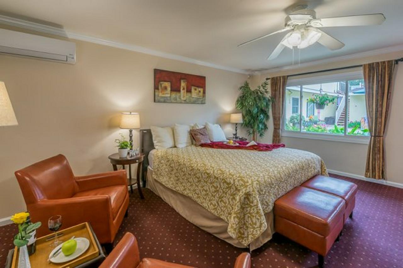 House Inn 2*