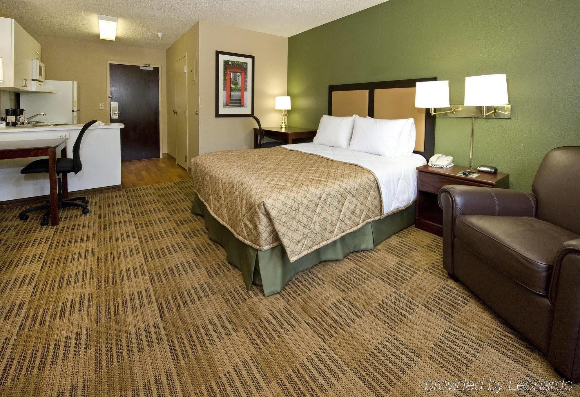 Extended America - - Calle Real 2*
