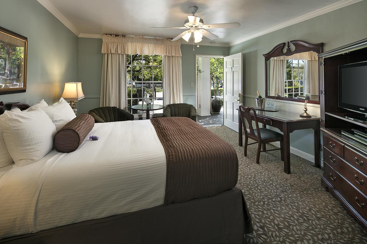 Inn Lavender By The Sea