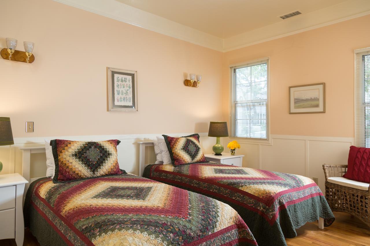 Cheshire Cat & Bed & Breakfast Santa Barbara