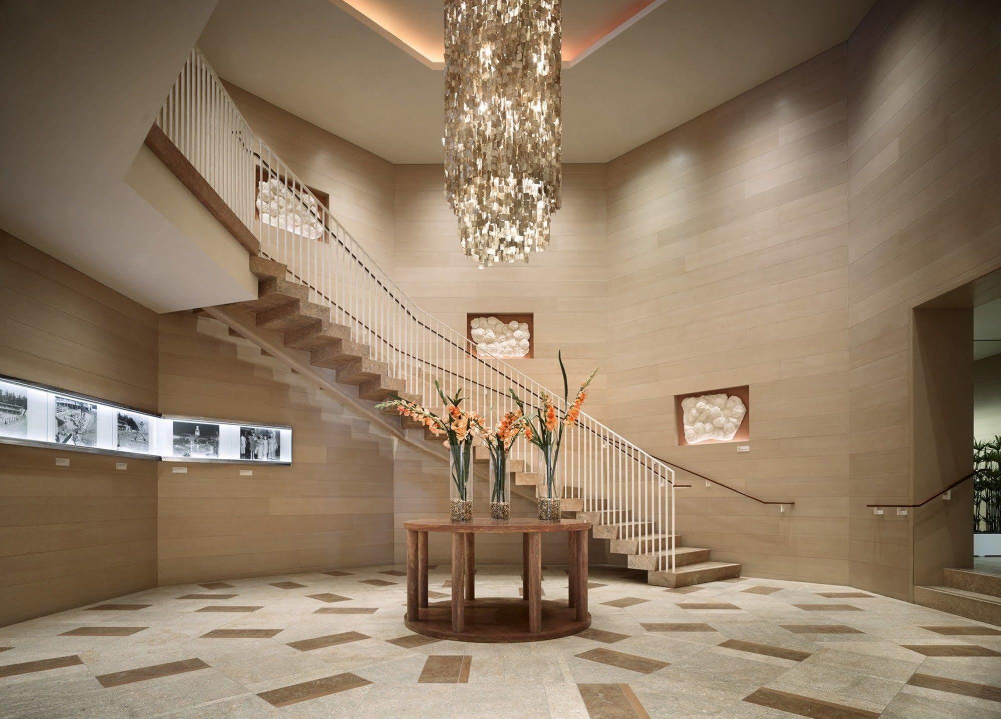 Four Seasons The Biltmore Hotel 5*