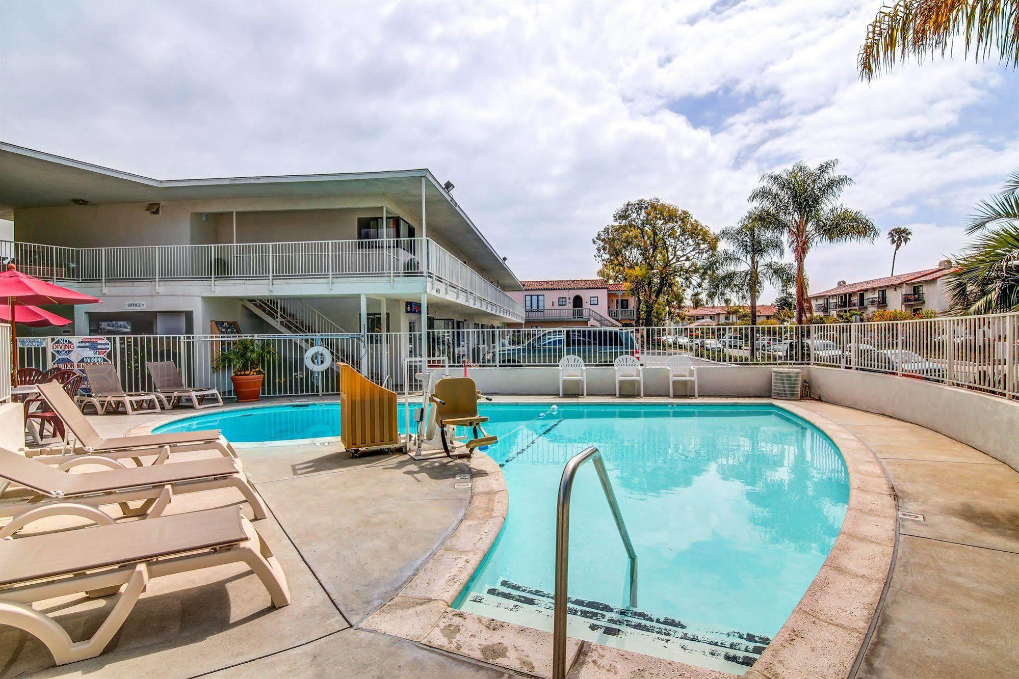 Hotel 6-santa Barbara, Ca - 3*