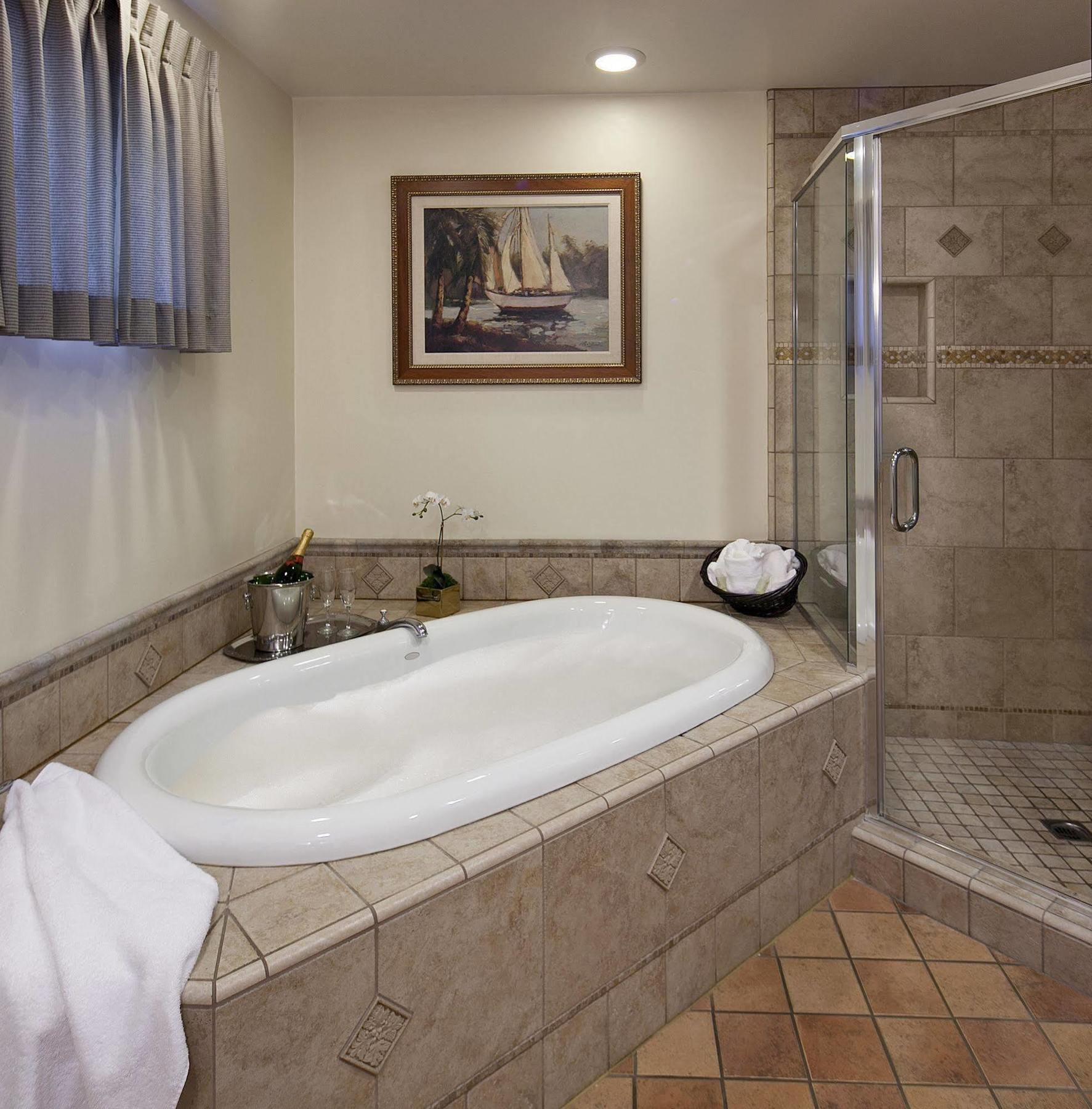Brisas Del Mar At The 3* Santa Barbara