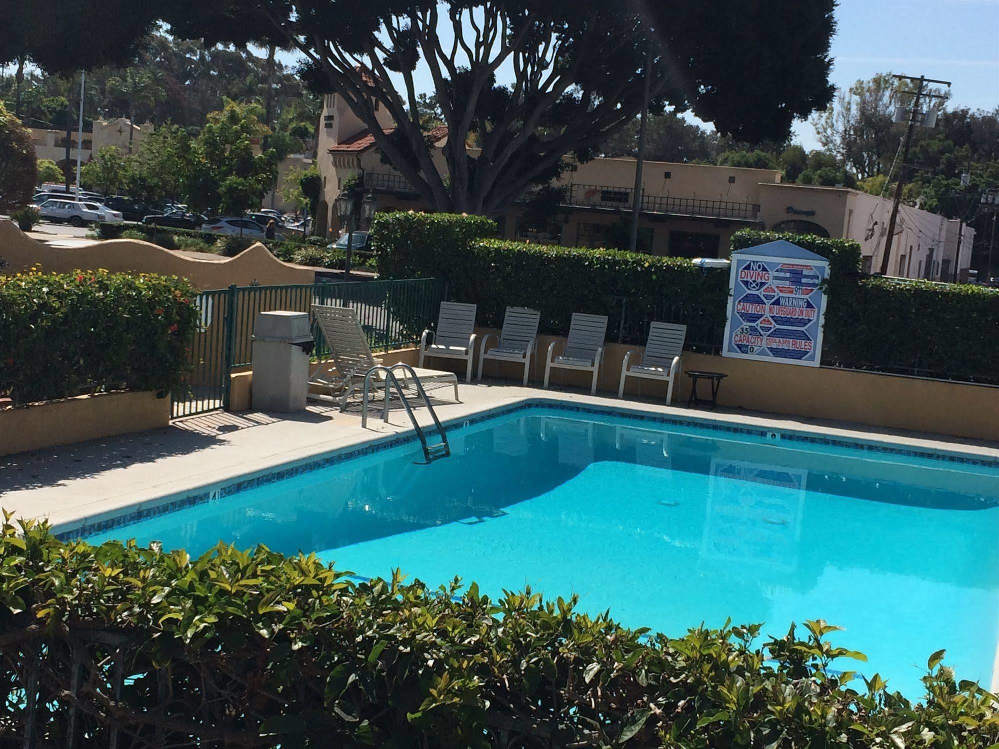Motel Oasis And 2*