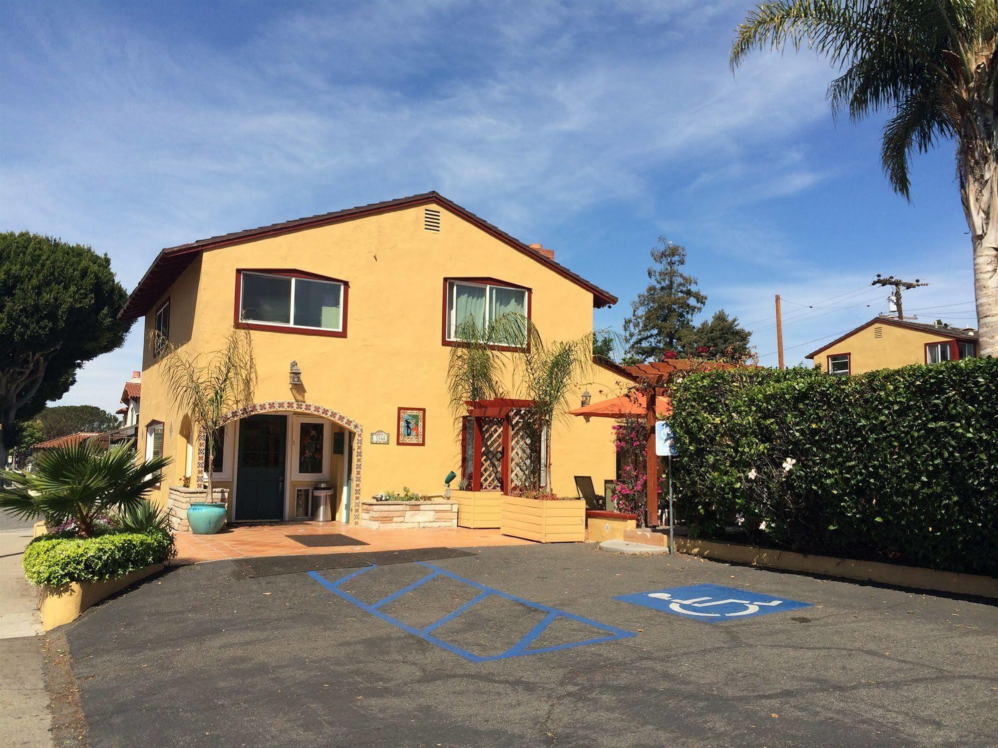 Motel Oasis And Santa Barbara