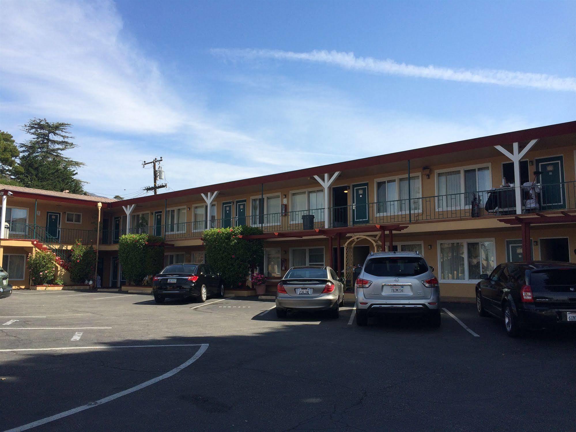 Oasis And 2* Santa Barbara
