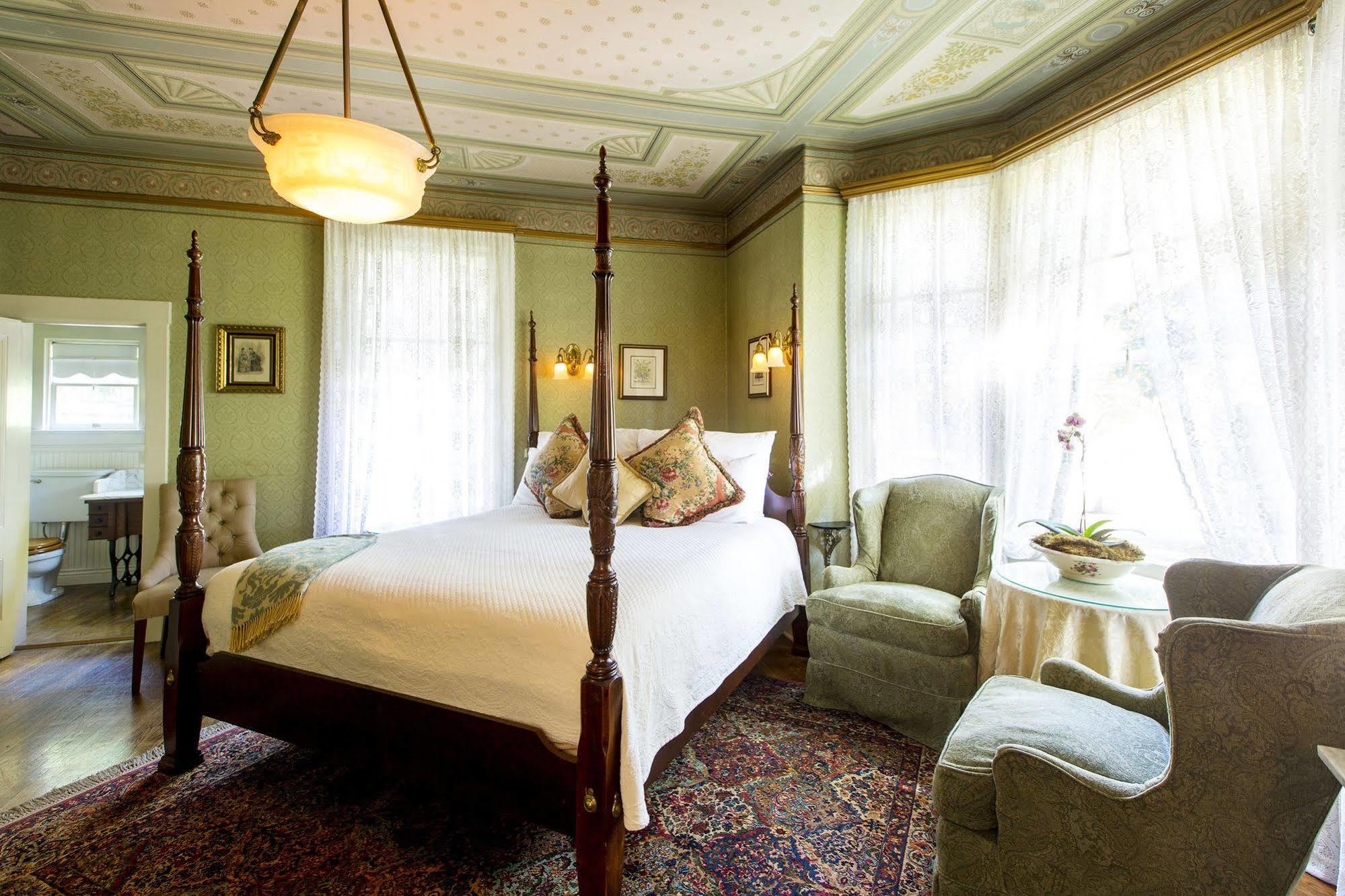 Hotel Simpson House 5*