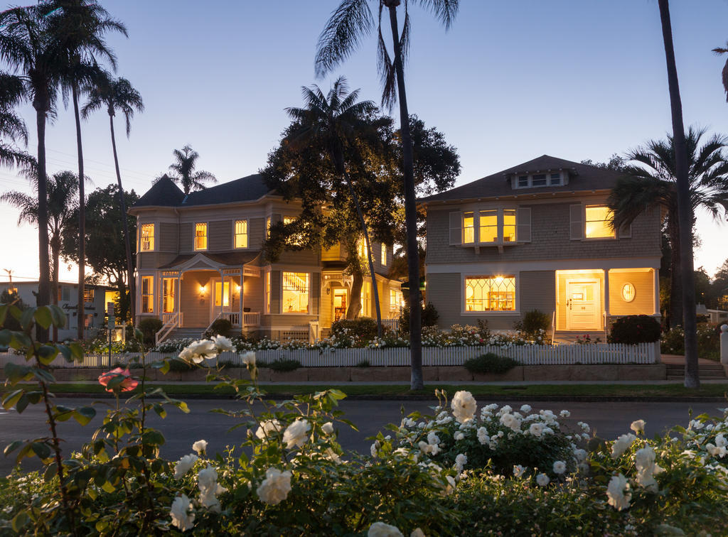 Cheshire Cat & 4* Santa Barbara