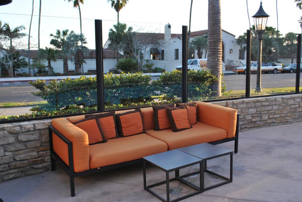 Palmoro House 3*