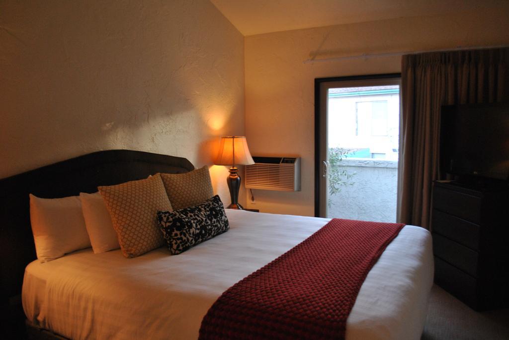 Palmoro House 3* Santa Barbara