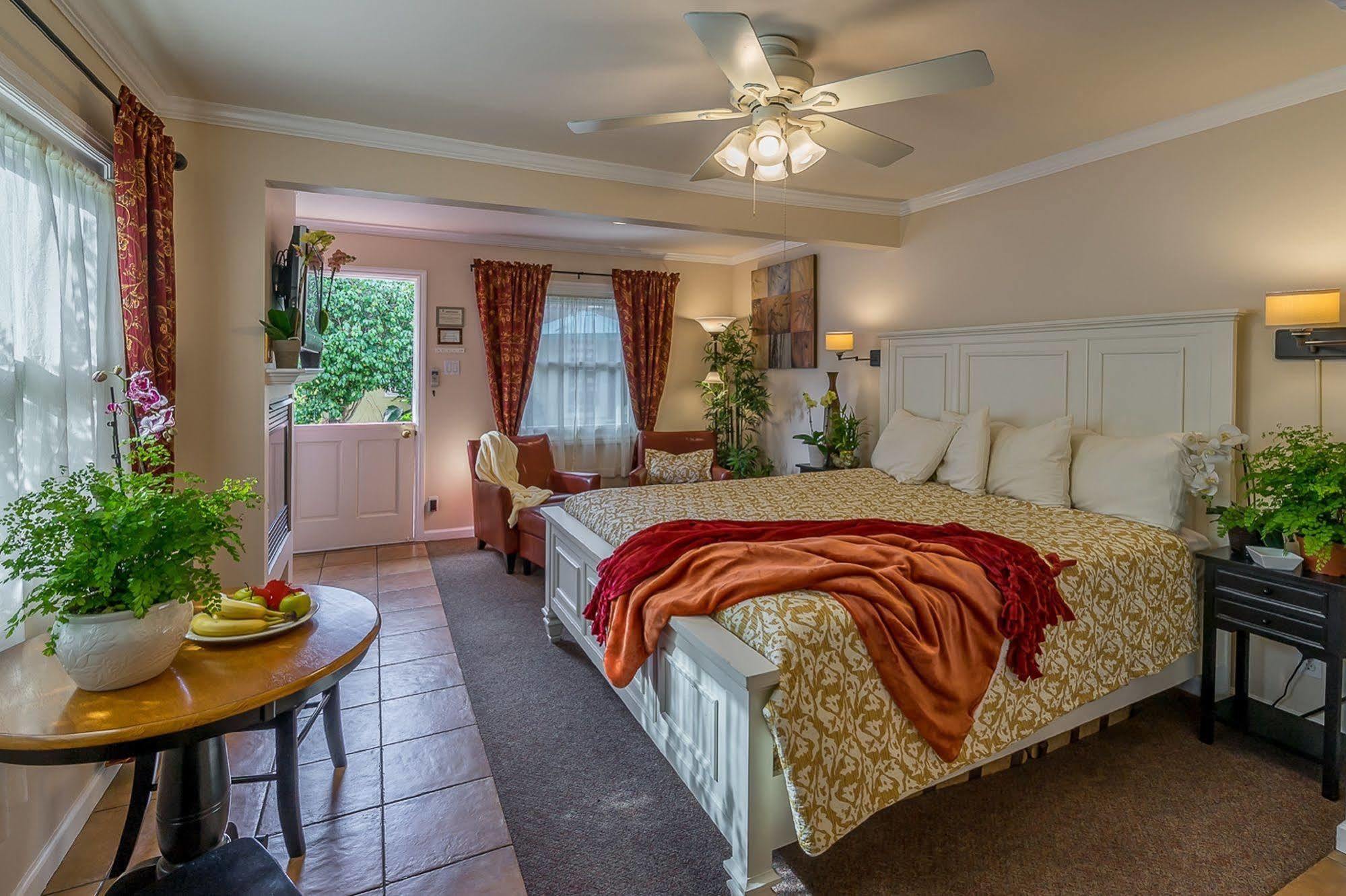 House Inn 2*