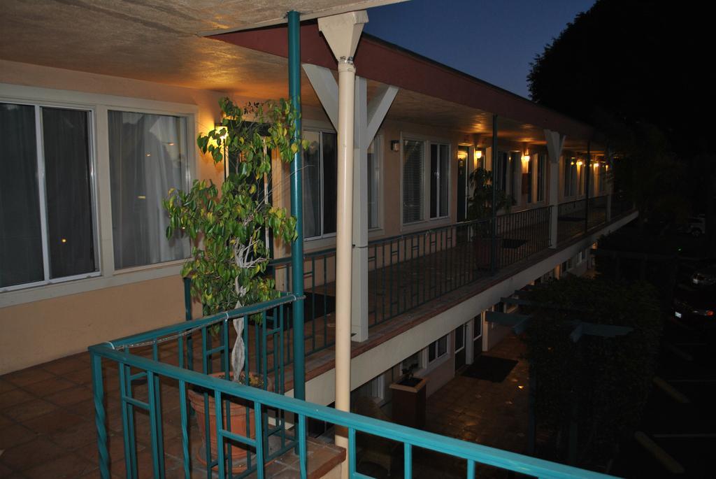 Motel Oasis And
