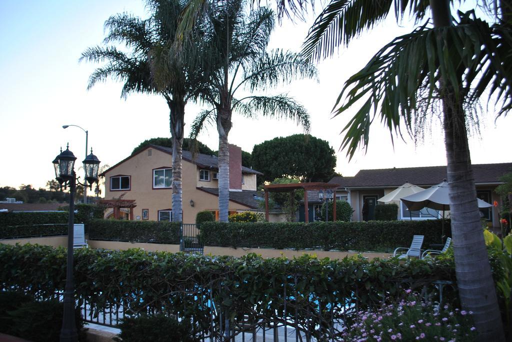 Oasis And 2* Santa Barbara