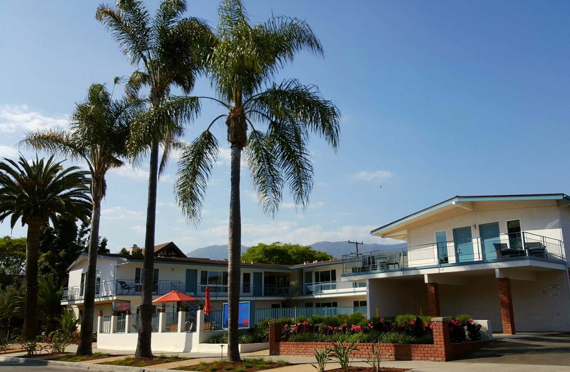 Pacific Crest Hotel 3*