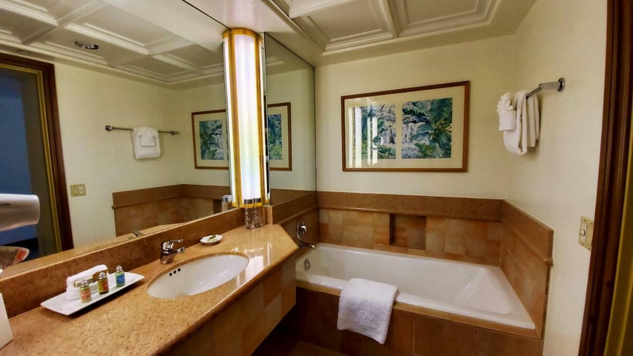 Harbor View Hotel