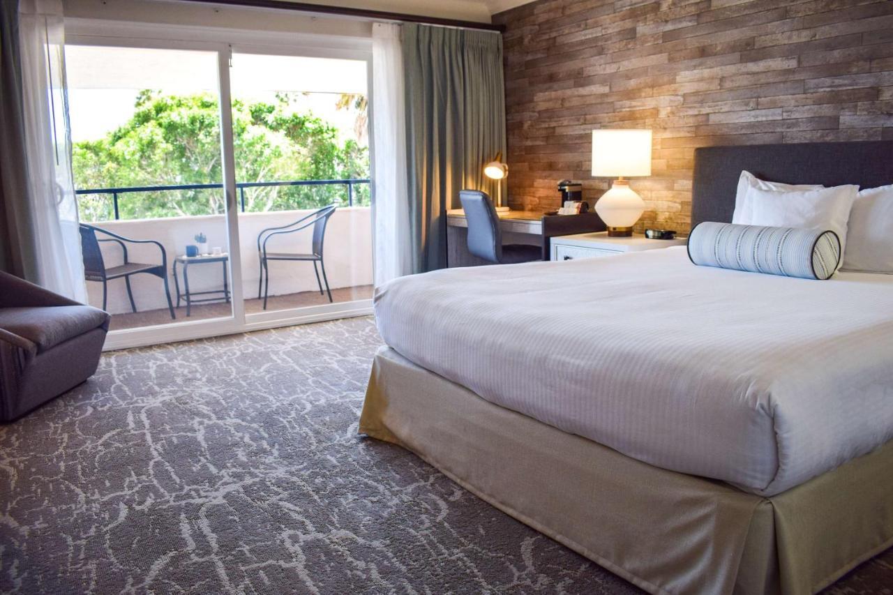 Beachside Hotel