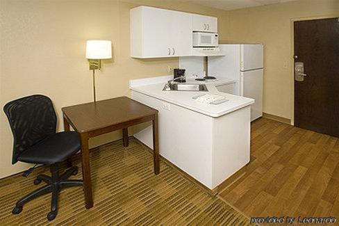 Extended America - - Calle Real Hotel Santa Barbara
